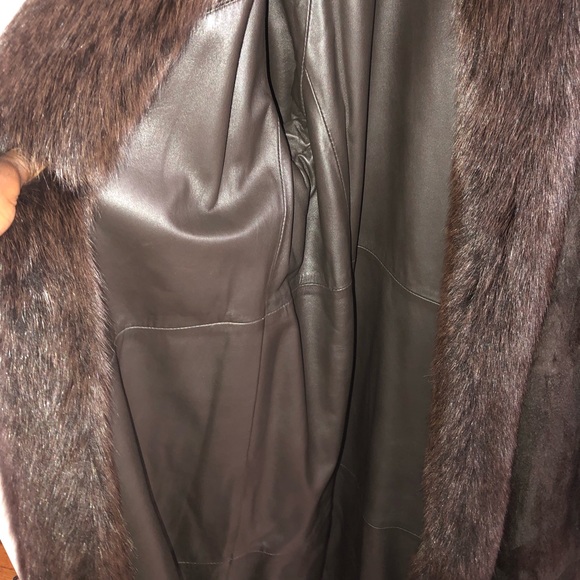 FINLAND LEATHER REVERSIBLE MINK COAT - Picture 5 of 8